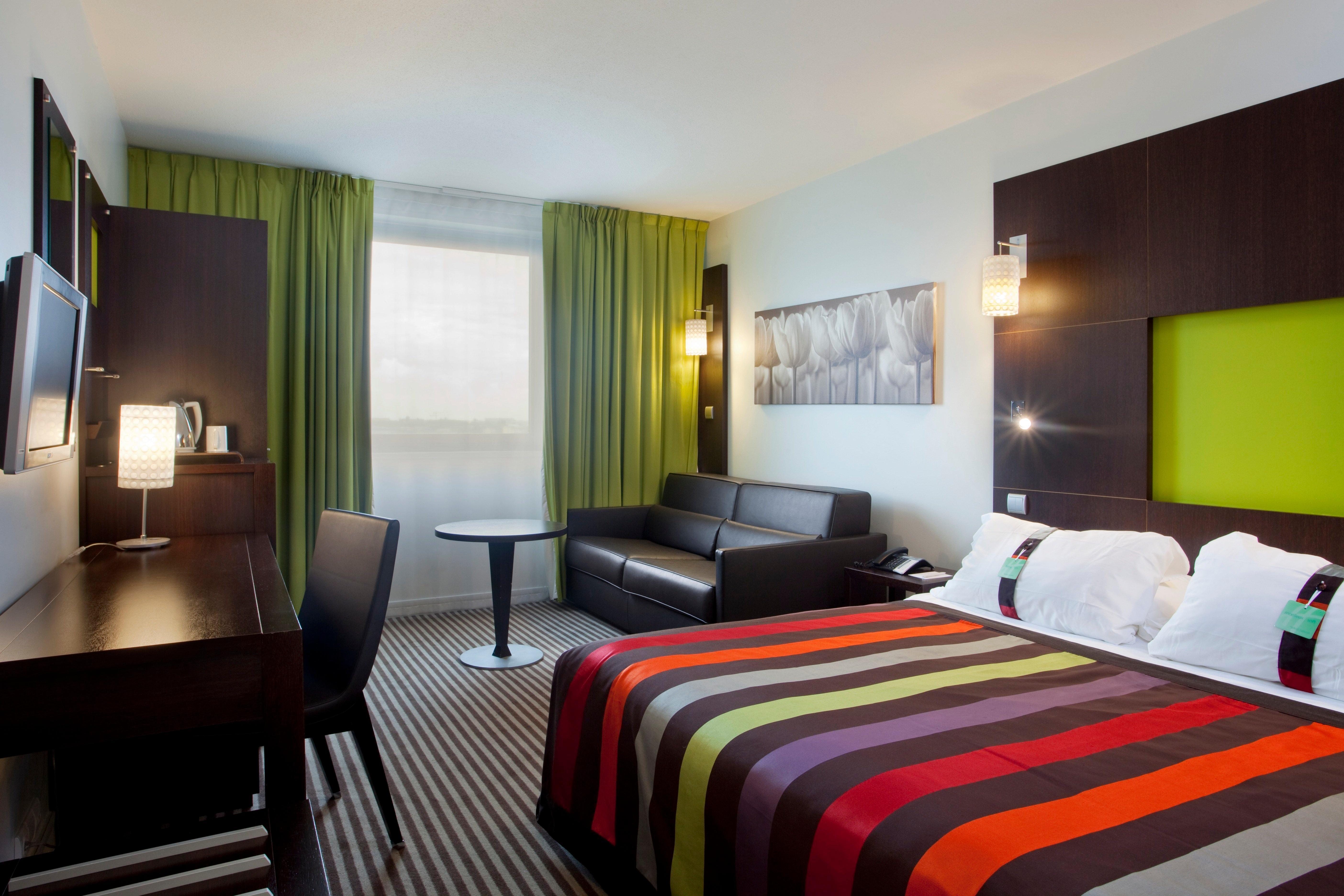 Holiday Inn Dijon Toison D'Or, An Ihg Hotel Экстерьер фото